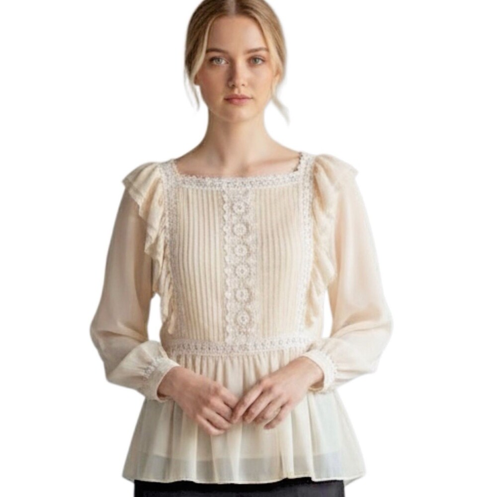 Stellah Large Romantic BOHO Lace Fairytale Detailed Fluttery Ivory Blouse Women